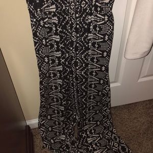 Loose fitting pants with elastic waistband